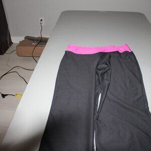 Black Nike Athletic Capris Size Medium
